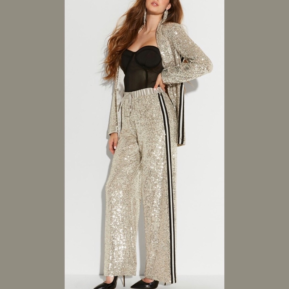 Guess x J.Lo sequin blazer 😻